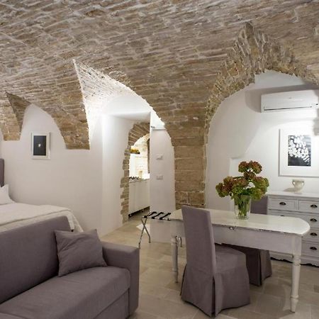 Le Suites Al Torrione ルーヴォ・ディ・プーリア エクステリア 写真