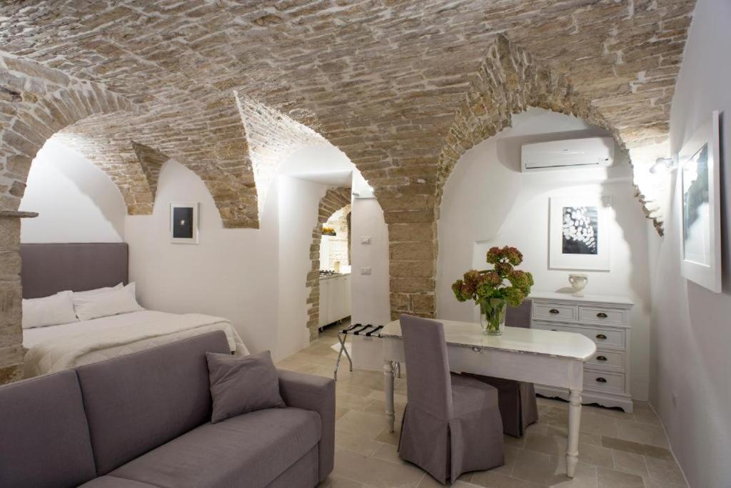 Le Suites Al Torrione ルーヴォ・ディ・プーリア エクステリア 写真